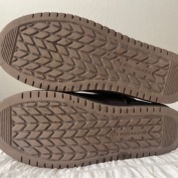 Koolaburra by Ugg Short Gray Suede Boots - Picture 6 of 6